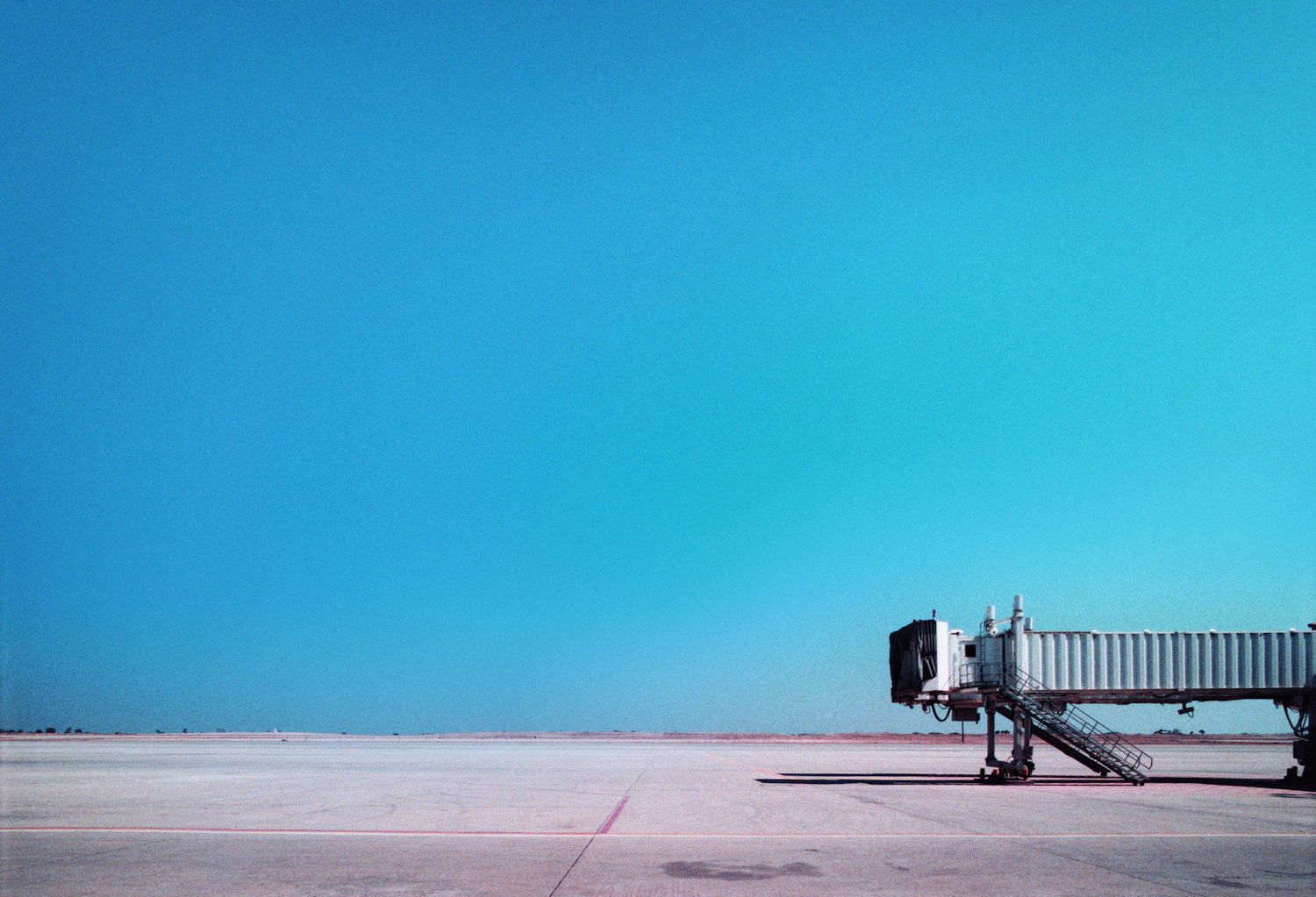 Expansion of the boarding gate on the asphalt